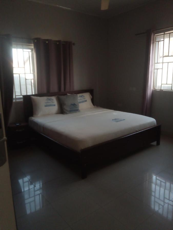 Danritzcer Suites Accra Exterior photo