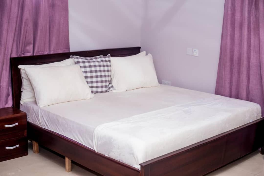 Danritzcer Suites Accra Exterior photo